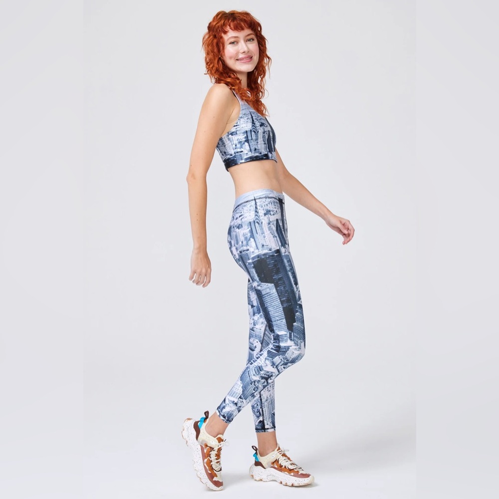 Terez Set White and Black Artistic pattern leggings and sports bra